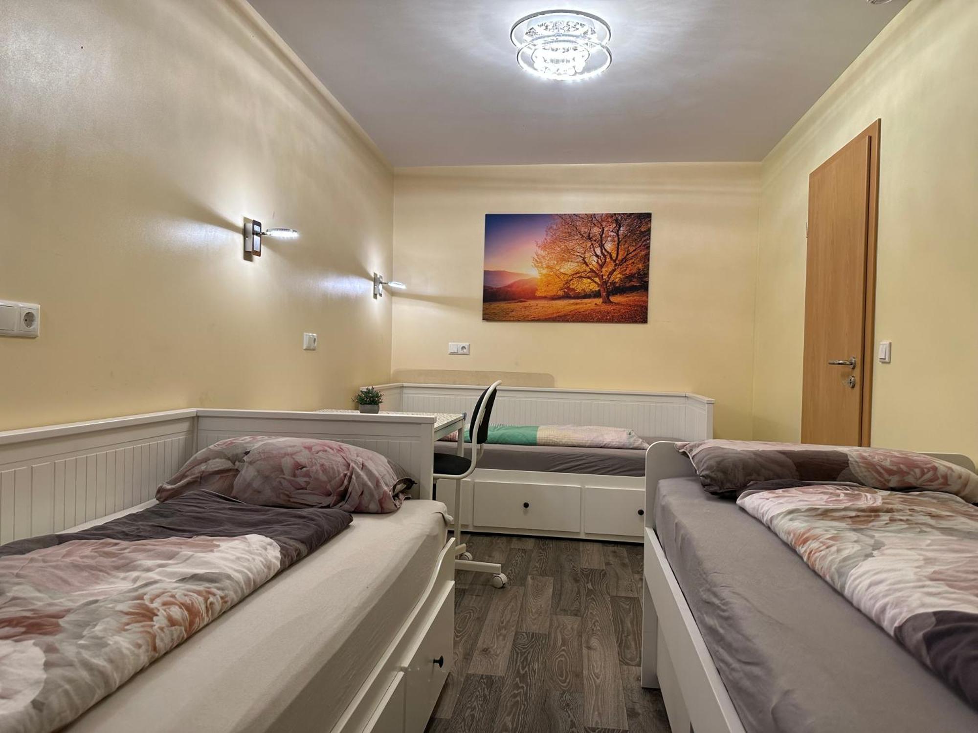 Modernes 3 Mit 5 Schlafzimmer 8 Einzelne Betten Apartamento