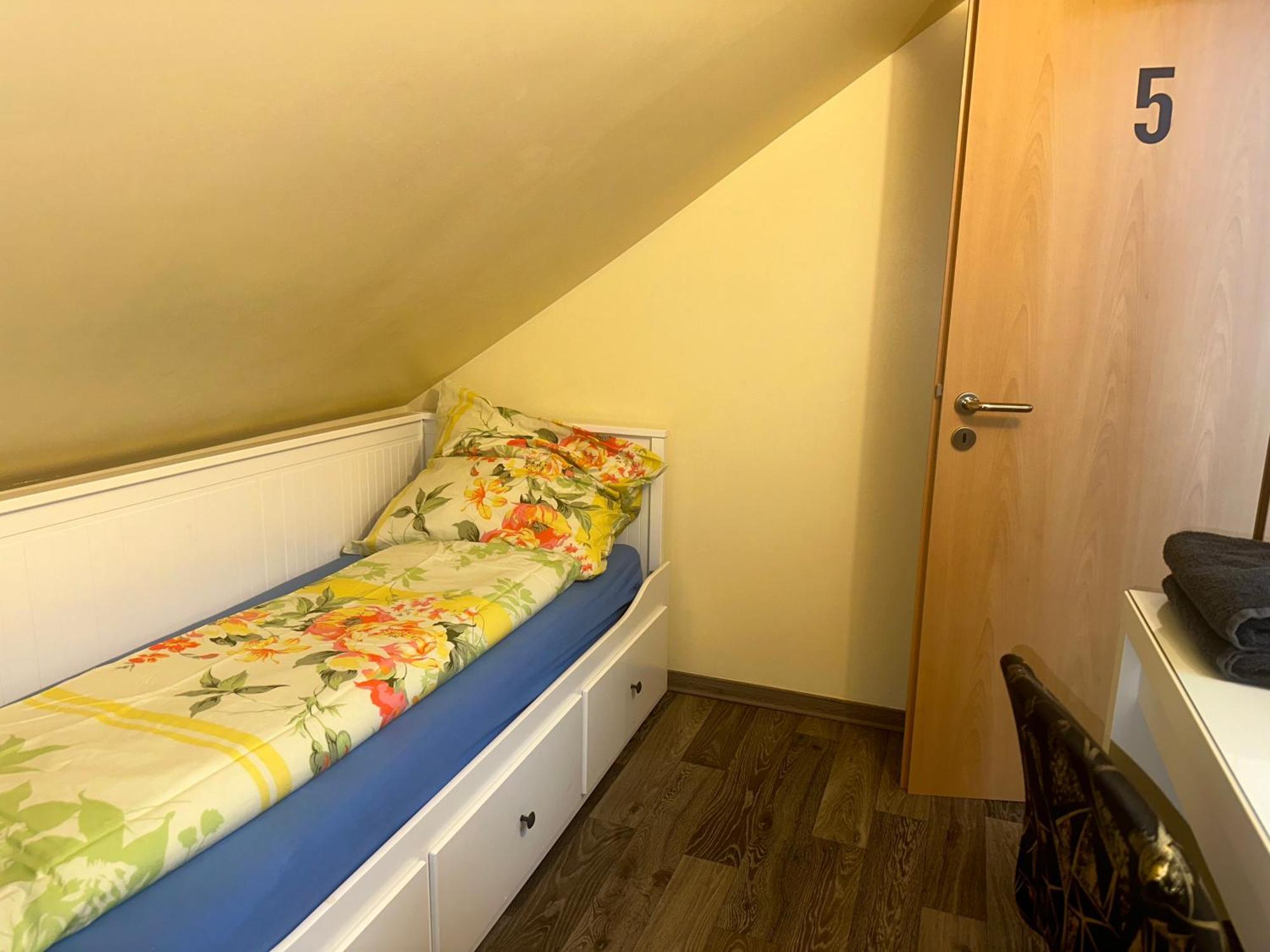 Modernes 3 Mit 5 Schlafzimmer 8 Einzelne Betten Dortmund