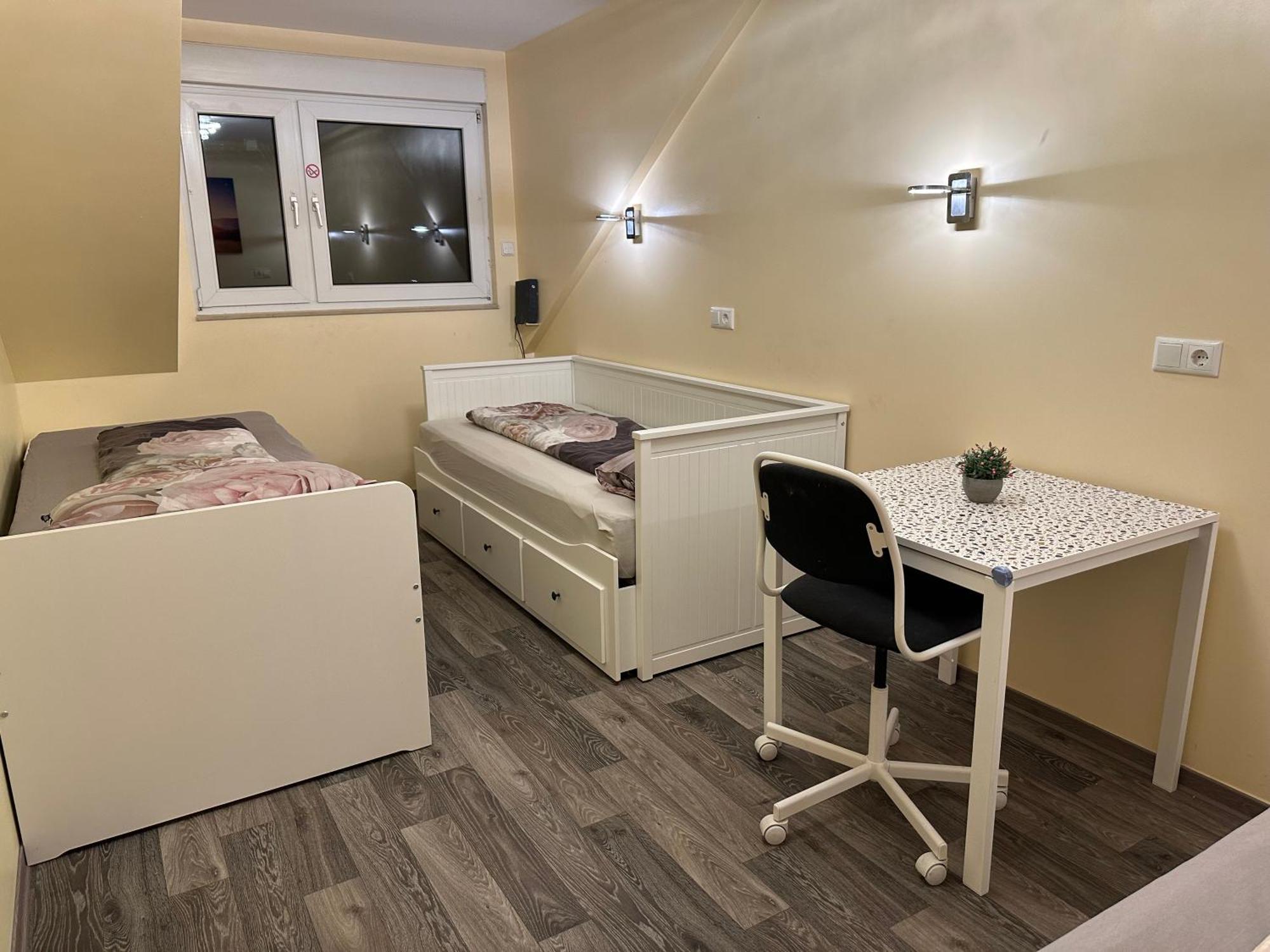 Modernes 3 Mit 5 Schlafzimmer 8 Einzelne Betten